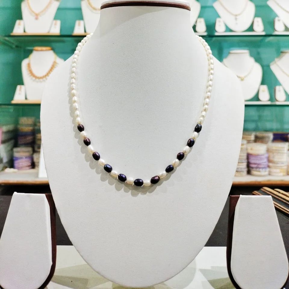 Simple One Line Pearl Set