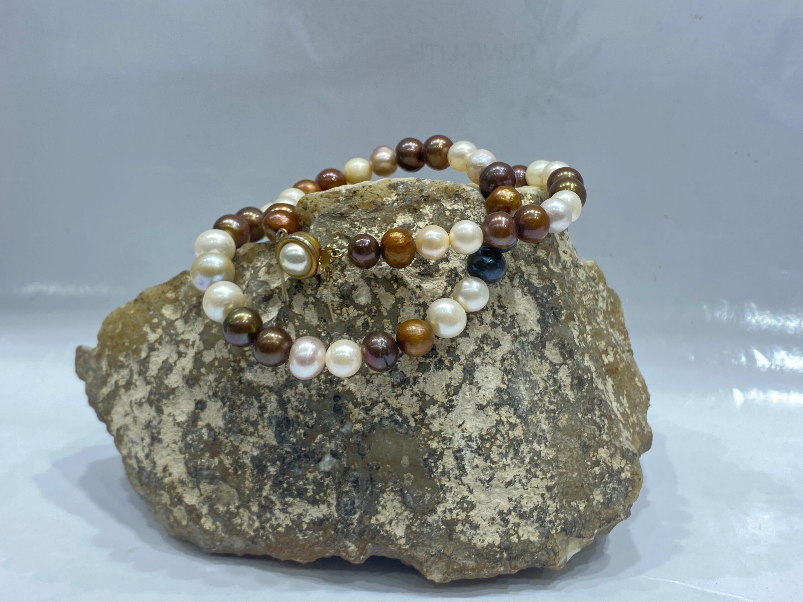 Multicolored Pearl Necklace - Image 2