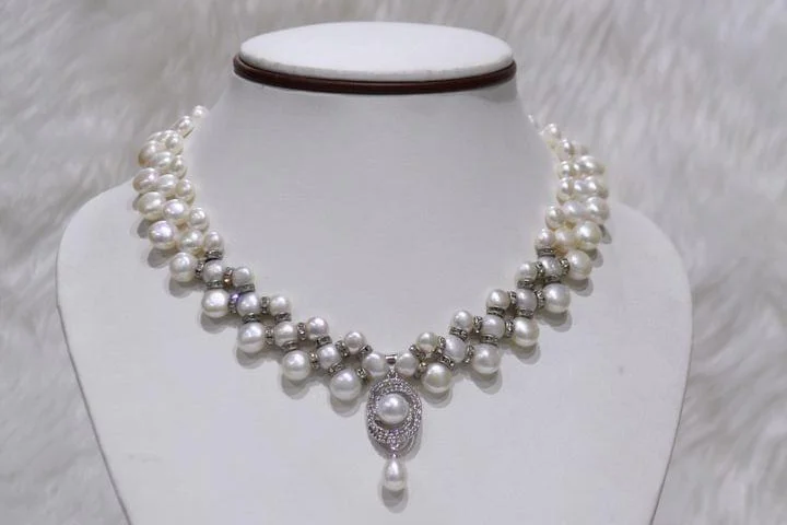 Classic Layered Pearl Necklace Set